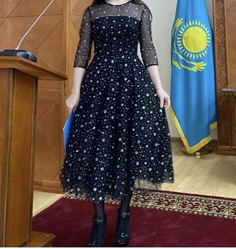 Вечернее черное платье от Isabel Garcia