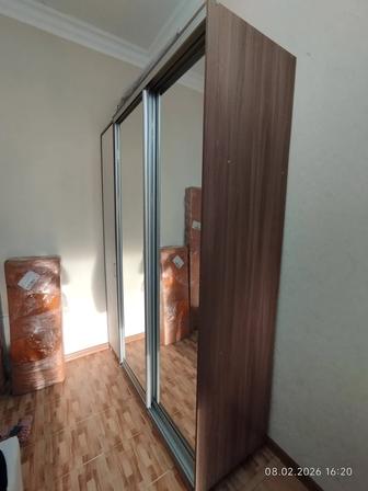 Шкаф купе с маленьким шкафом