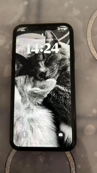 Продам Айфон 11
