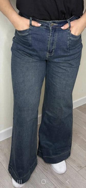 Женские джинсы