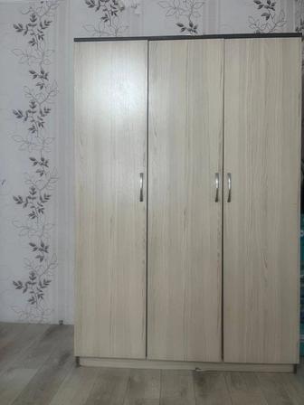 Продам шкаф срочно