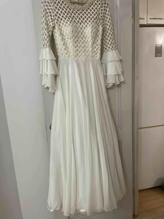 Платье белое