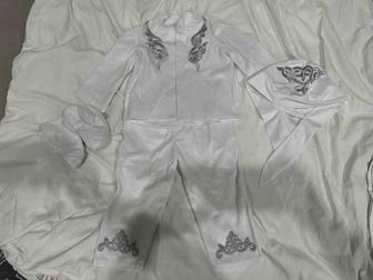 Продам детский костюм на годик