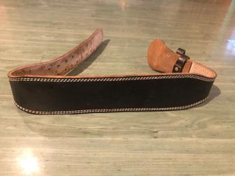 Кожаный пояс для тяжелой атлетики .