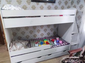 Продам двухъярусную детскую кроватку