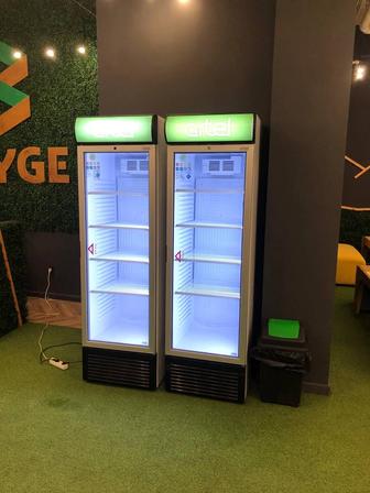 Продам холодильники-витрины Artel