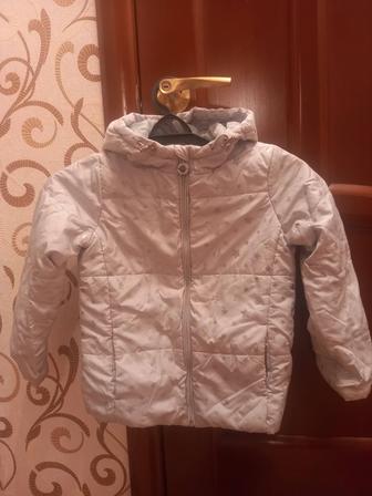 Детская куртка, шапка.