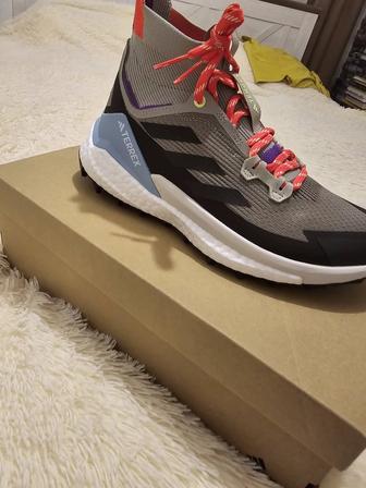 Продам кроссовки для хайкинга Terrex Free Hiker 2.0 от Adidas