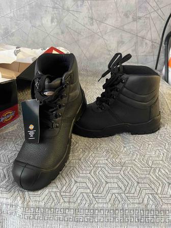 Продам защитную обувь для работы