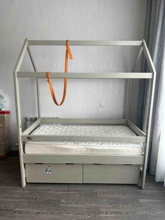 Продаю кровать-домик
