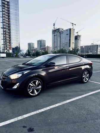 Hyundai Elantra на прокат без водителя