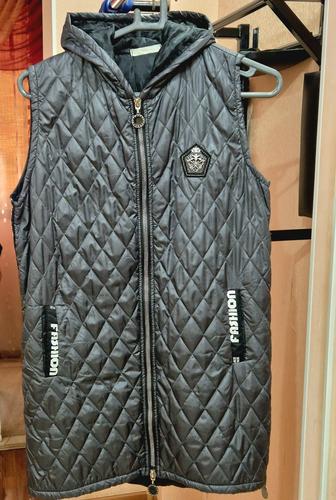 Продам женский легкий жилет