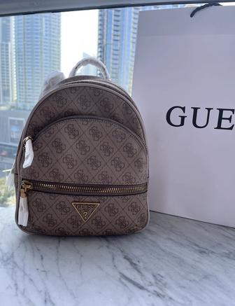 Рюкзак Guess