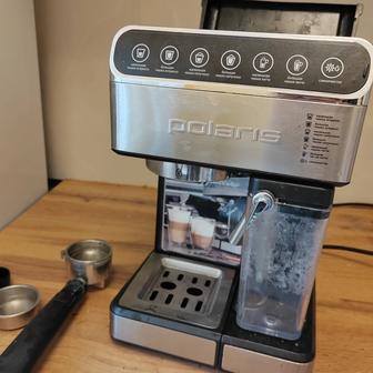 Продам кофемашинку Polaris