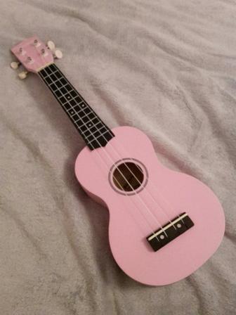 укулеле розовая