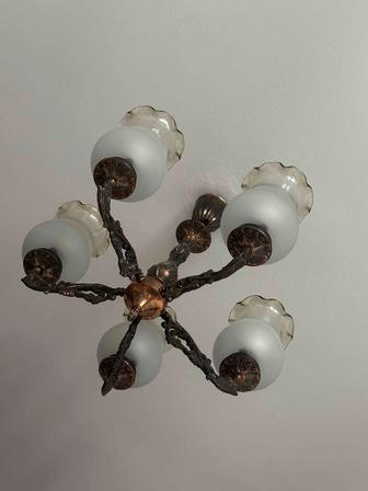 Продам люстру