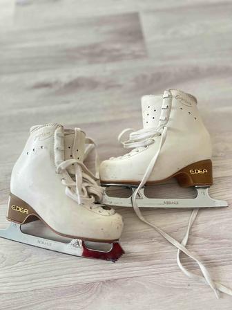 Продам коньки фигурные