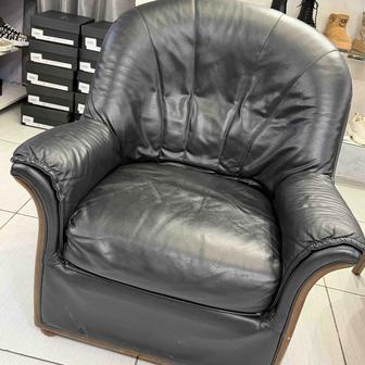 Кожаные кресла