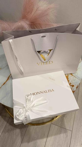 Продам детское платье новое