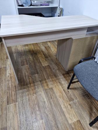 Продам стол