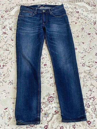 Джинсы Tommy Jeans