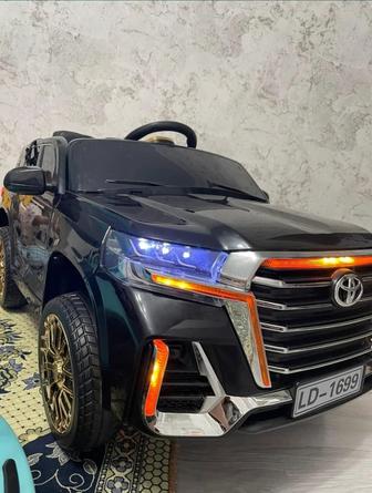 Продам детскую машину