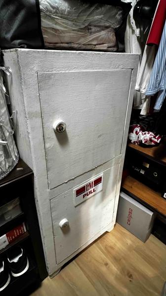 Продам сейф