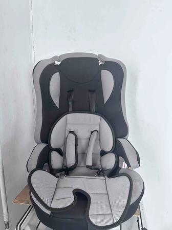 Срочно продам автокресло