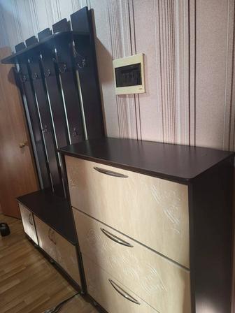 Прихожая с тумбой и обувницей