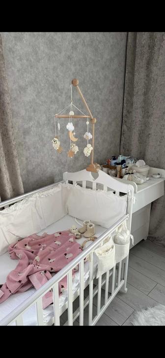 Детская кроватка, полный комплект