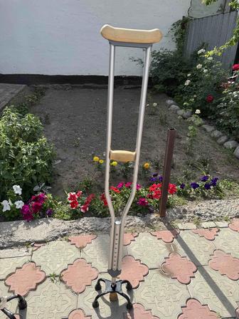 Костыль подмышечный для взрослых