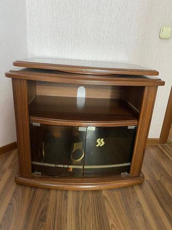 Продается тумба под телевизор