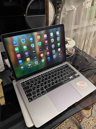 Продам MacBook Air 13 2020 M1 16/256