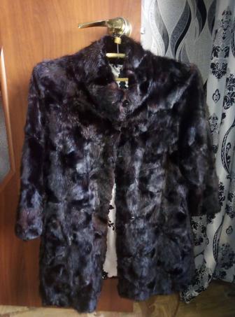 Продам шубу норковая в хорошем состоянии черный цвет