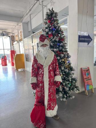 Аяз ата киімі сатылады.