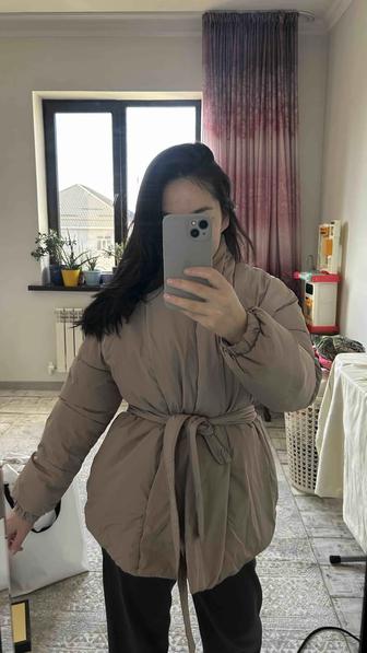 продам недорого верхнюю одежду , недорого и в отличном состоянии!