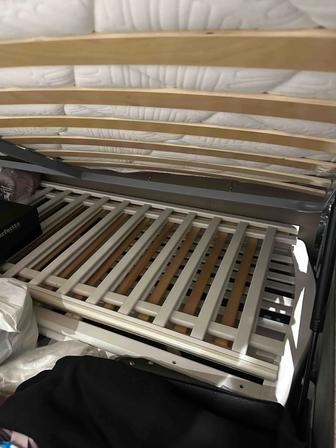 продам кроватку с маятником