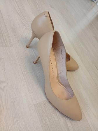 Классические бежевые лодочки