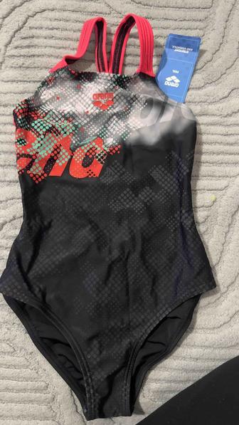 Купальник Arena новый