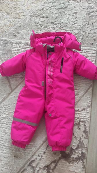 Продается зимняя комбинезон для 1 года 74 размер