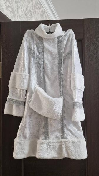 Продам новогодние костюмы