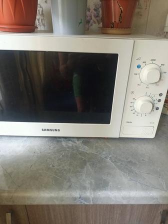Продам микроволновую печь