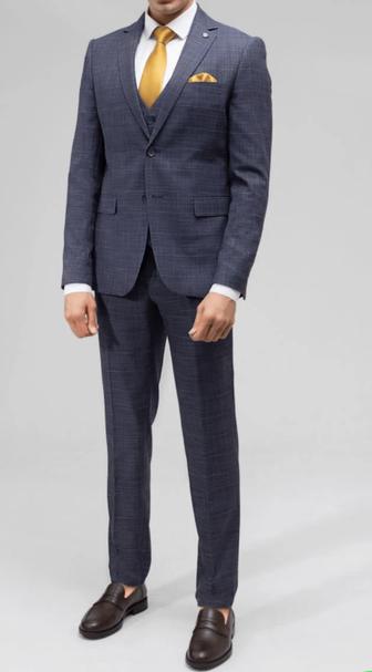 Продам мужской костюм