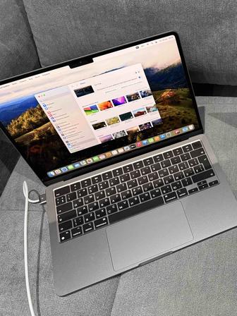 Macbook Air 13.6 M2 2022года
