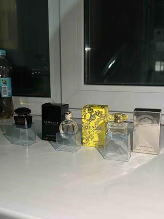 Коллекция духов VERSACE