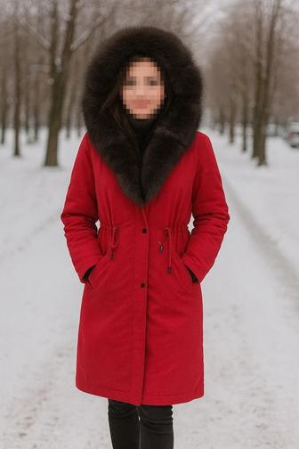 Парка красная продам