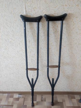 Срочно продам костыли