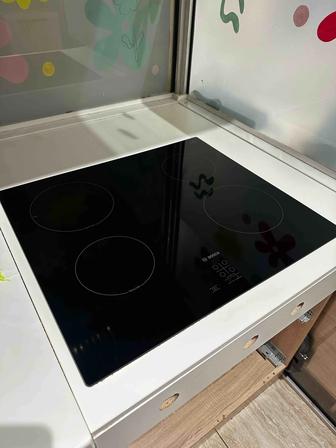 Варочная поверхность Bosch PUG61RAA5 черный .