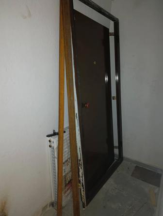 Продам двери железные наружные 3 шт