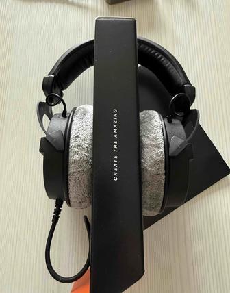 Студийные наушники Beyerdynamic DT990 Pro 250 ohm
